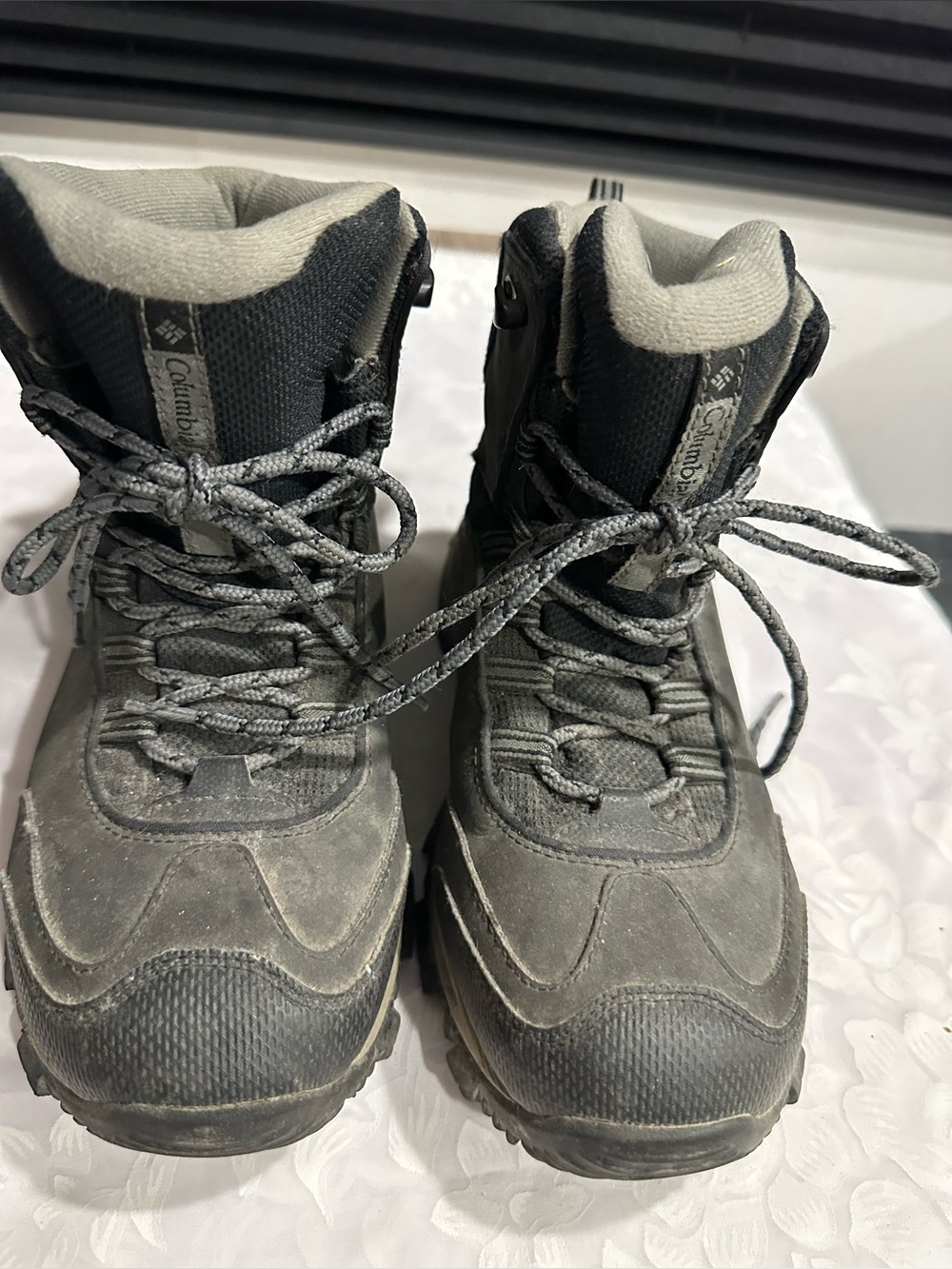Women’s Columbia Gray Lace-Up Waterproof Winter Boots Size 8